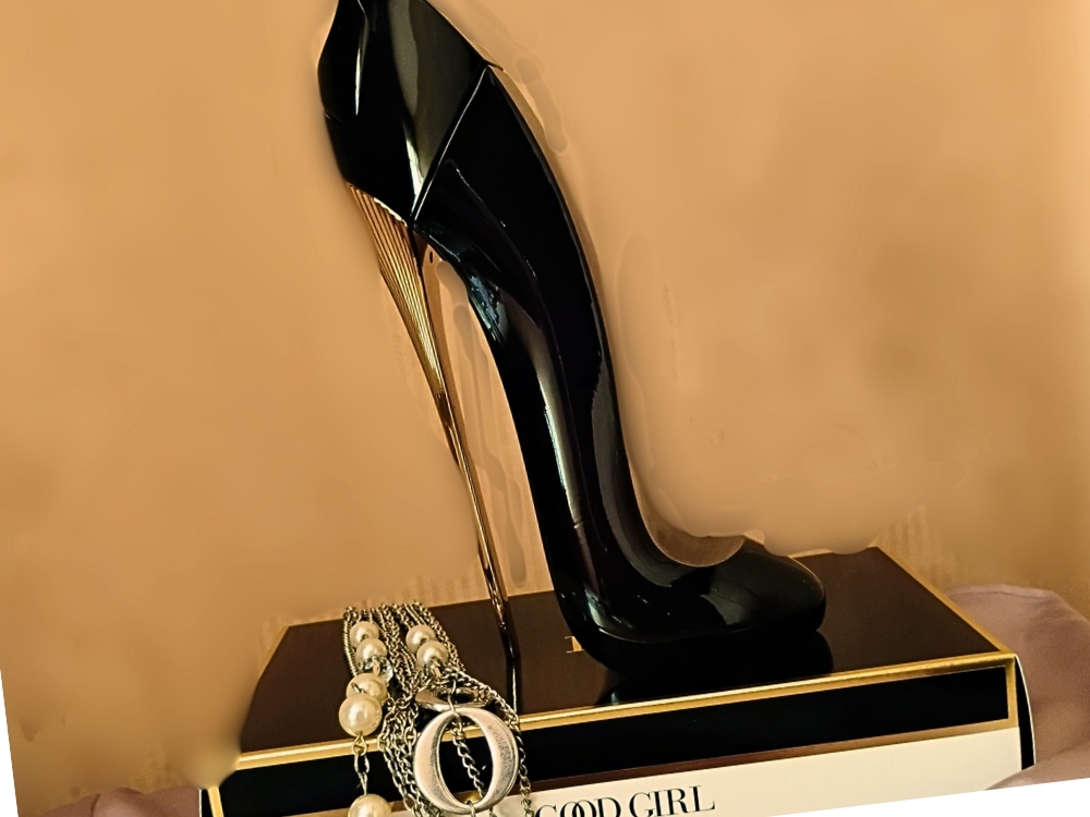 O famoso sapato de salto stileto, um iconico frasco da alta perfumaria e uma fragrancia que nao passa desapersebida, esse perfume importado feminino nao pode ficar fora da sua estante! Clique no link e compre com praticidade